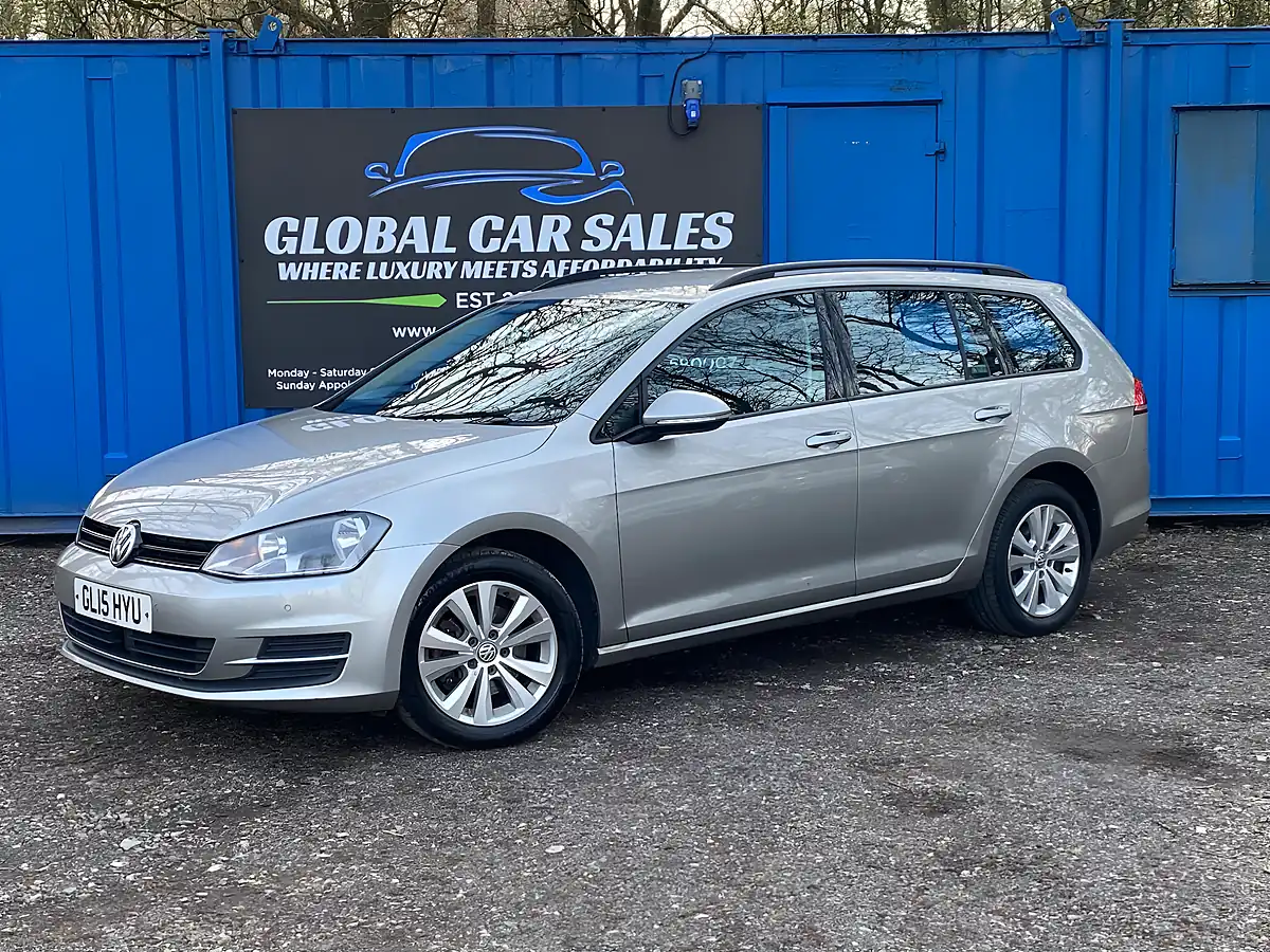 Used 2015 Volkswagen Golf Bluemotion Tech Se Silver - Interior and Exterior details 3