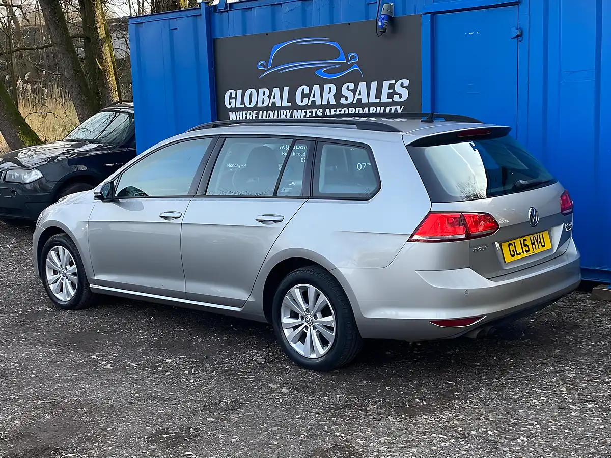 Used 2015 Volkswagen Golf Bluemotion Tech Se Silver - Interior and Exterior details 4