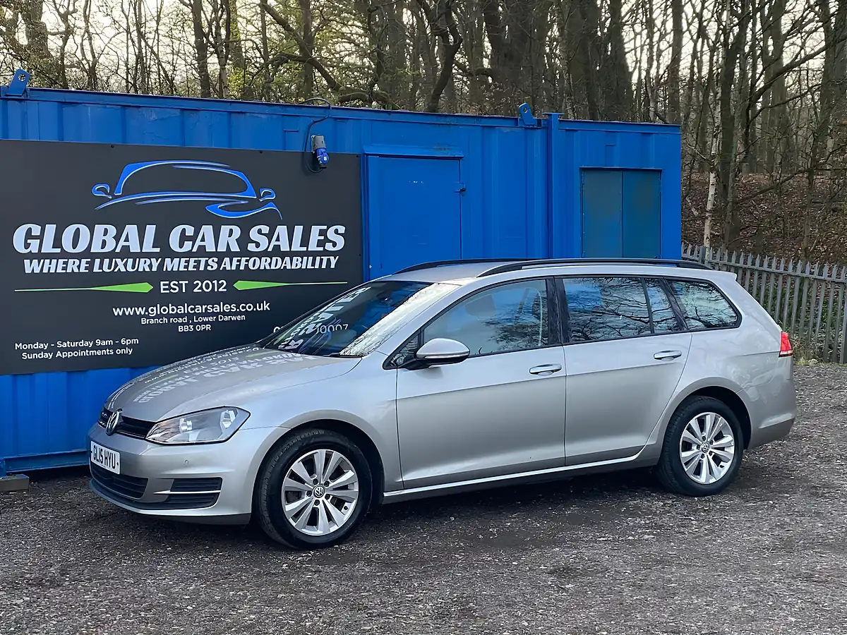 Used 2015 Volkswagen Golf Bluemotion Tech Se Silver - Interior and Exterior details 7