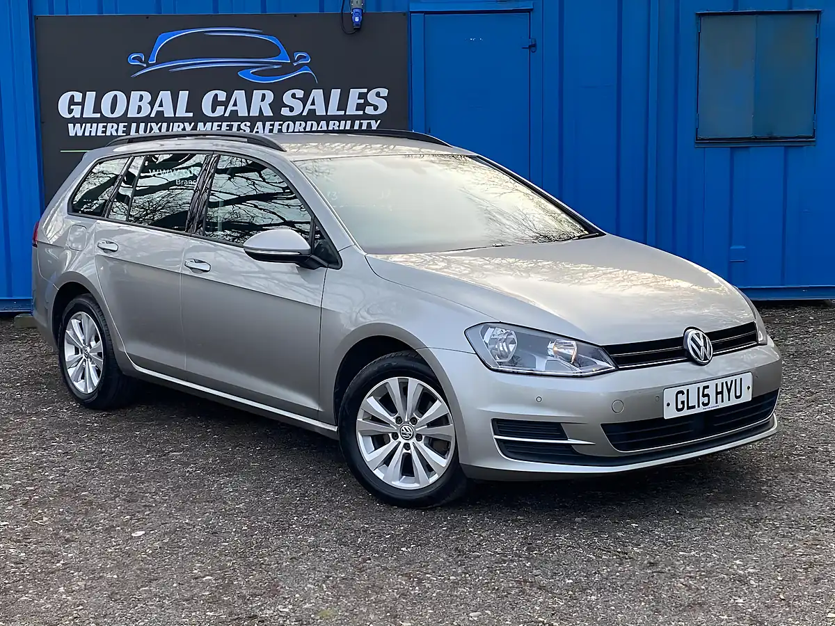 Used 2015 Volkswagen Golf Bluemotion Tech Se Silver - Interior and Exterior details 8