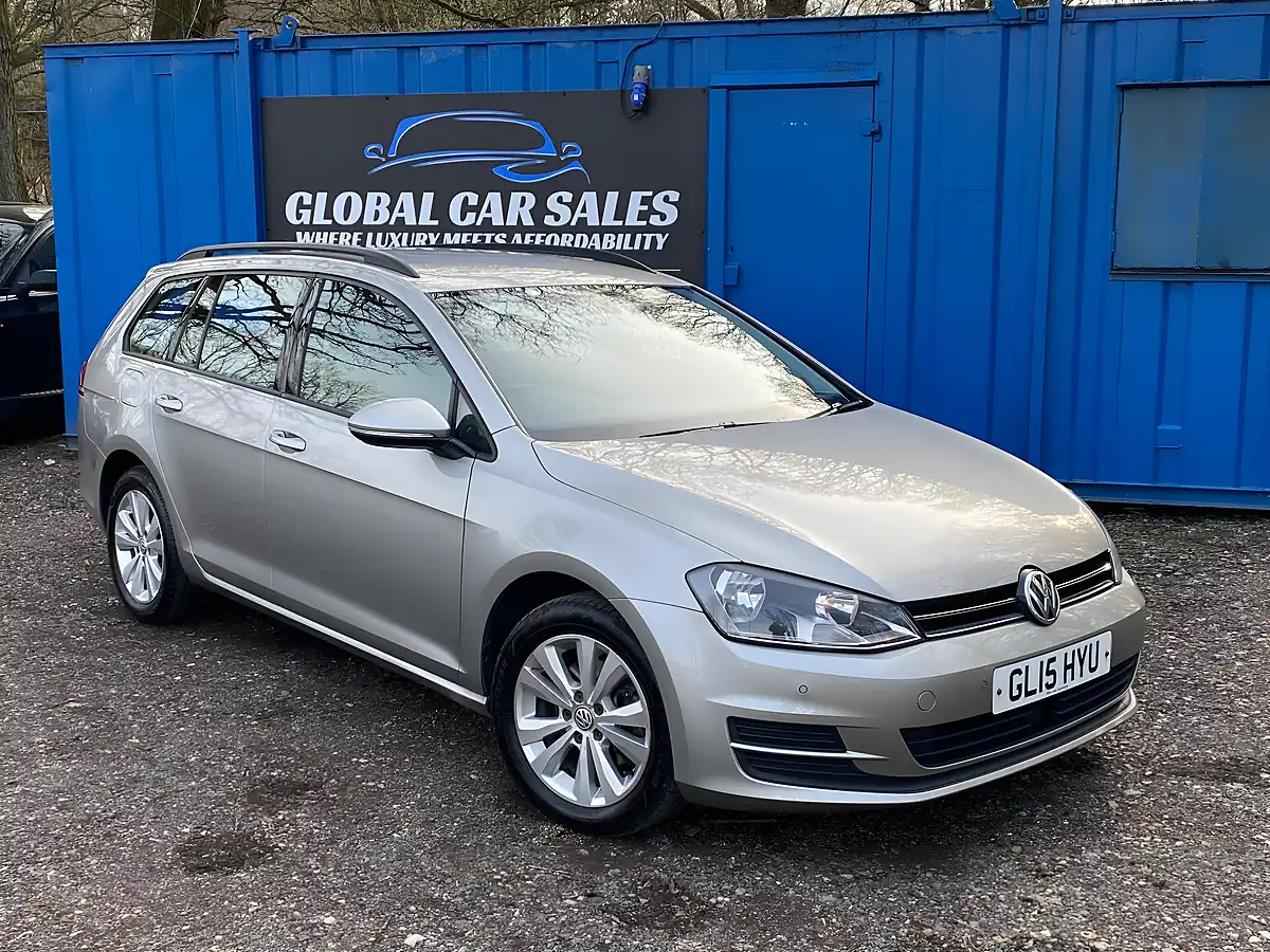 Used 2015 Volkswagen Golf Bluemotion Tech Se Silver - Interior and Exterior details 9
