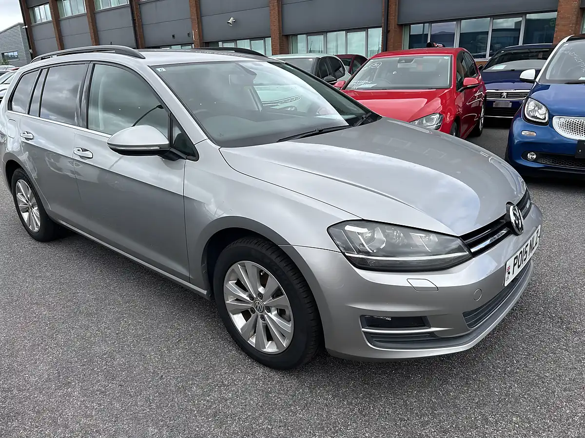 Used 2015 Volkswagen Golf Estate Grey - Front View