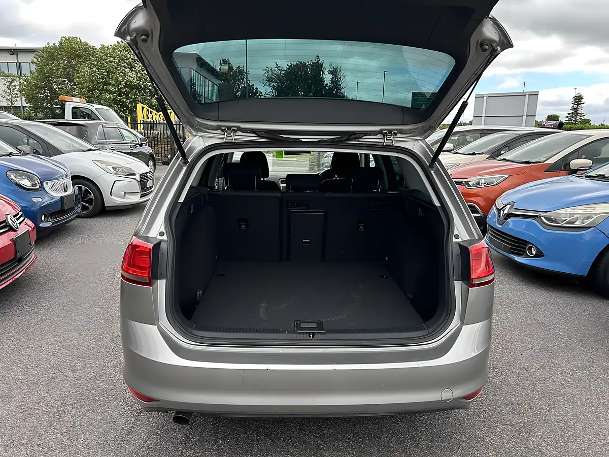 Used 2015 Volkswagen Golf Estate Grey - Interior and Exterior details 12