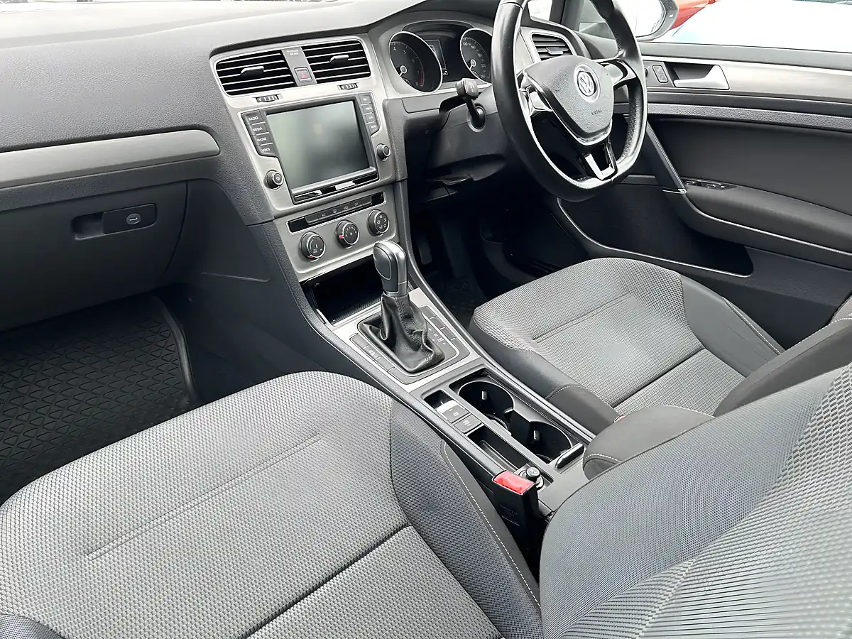 Used 2015 Volkswagen Golf Estate Grey - Interior and Exterior details 14