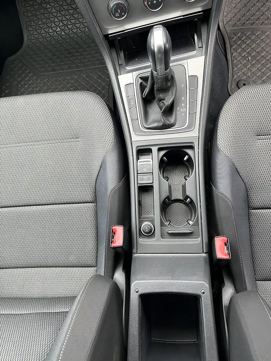 Used 2015 Volkswagen Golf Estate Grey - Interior and Exterior details 9