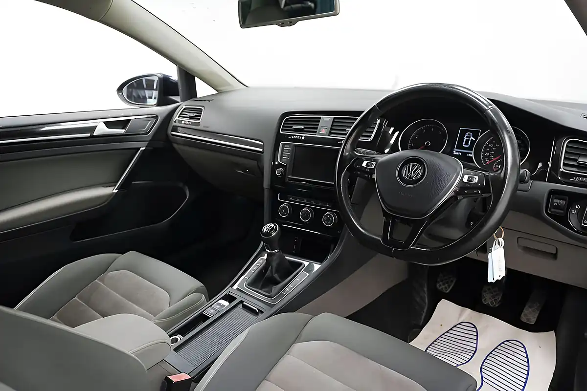 Used 2015 Volkswagen Golf GT Blue - Interior and Exterior details 8