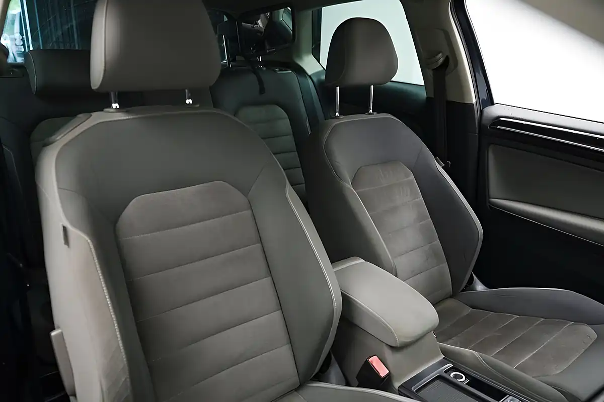 Used 2015 Volkswagen Golf GT Blue - Interior and Exterior details 9