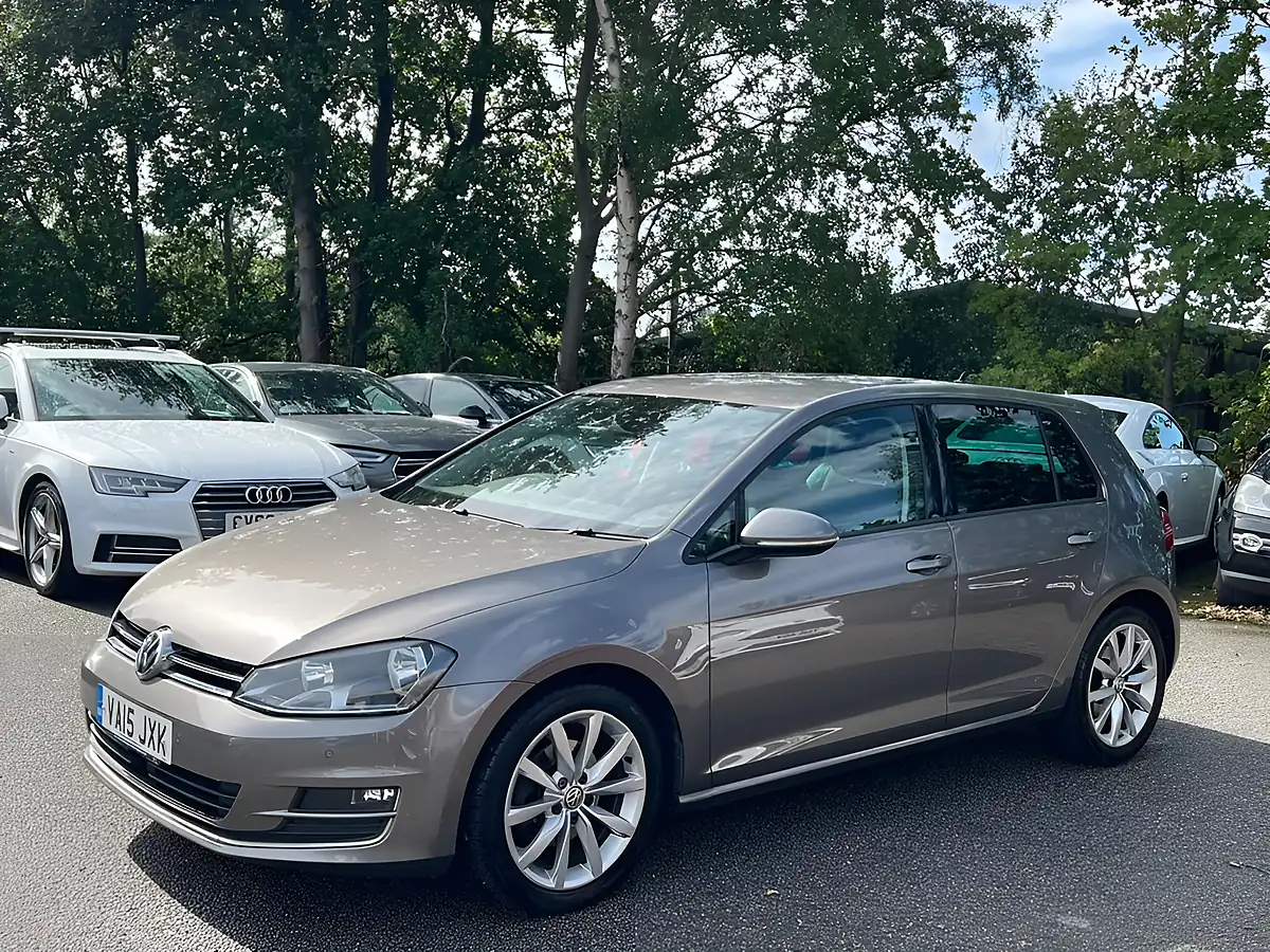 Used 2015 Volkswagen Golf GT Bluemotion Tech Grey - Interior and Exterior details 5