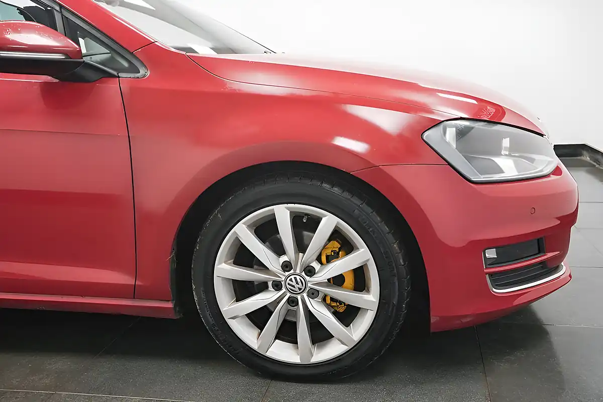 Used 2015 Volkswagen Golf GT Red - Interior and Exterior details 4