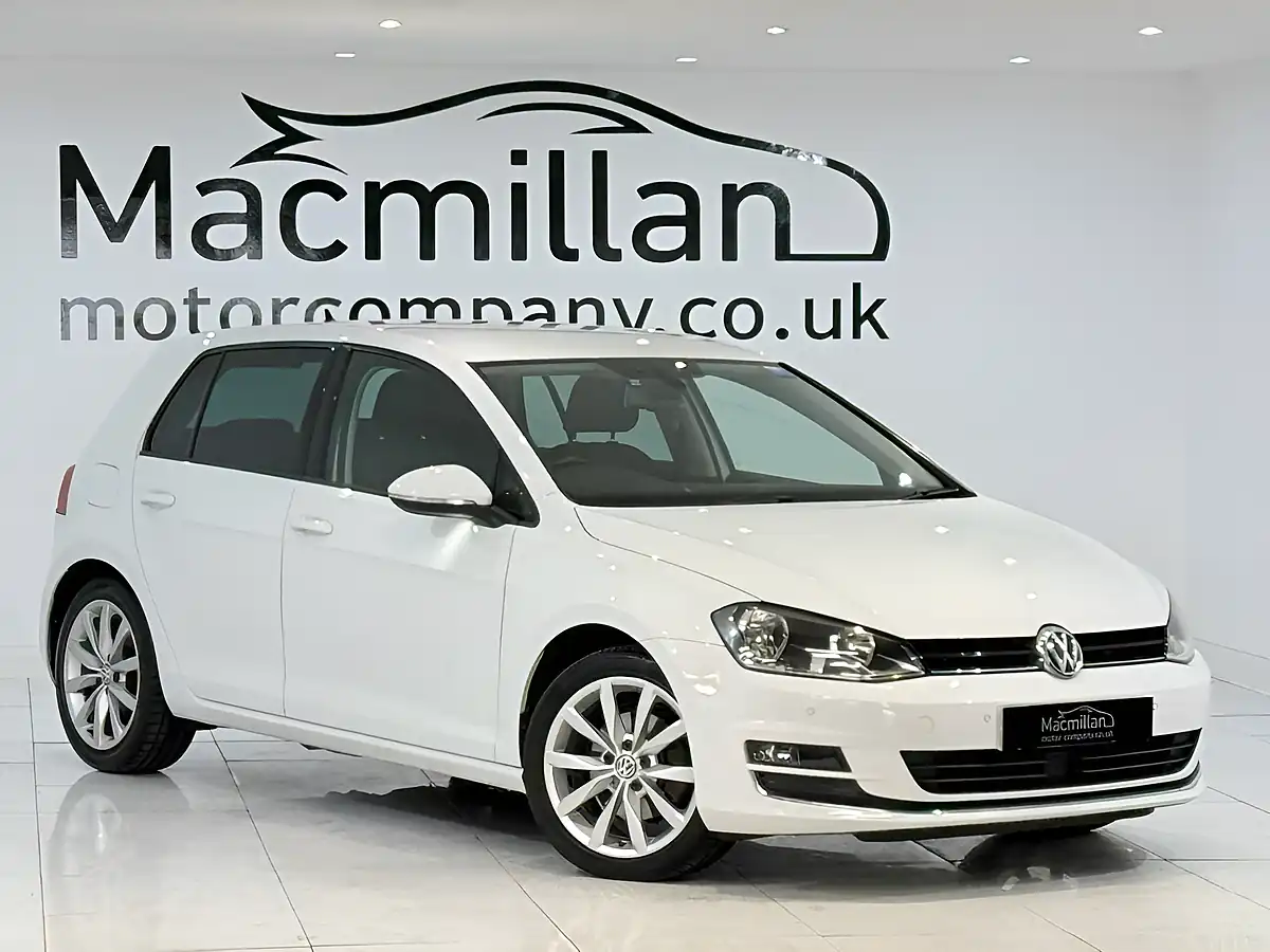 Used 2015 Volkswagen Golf GT White - Front View