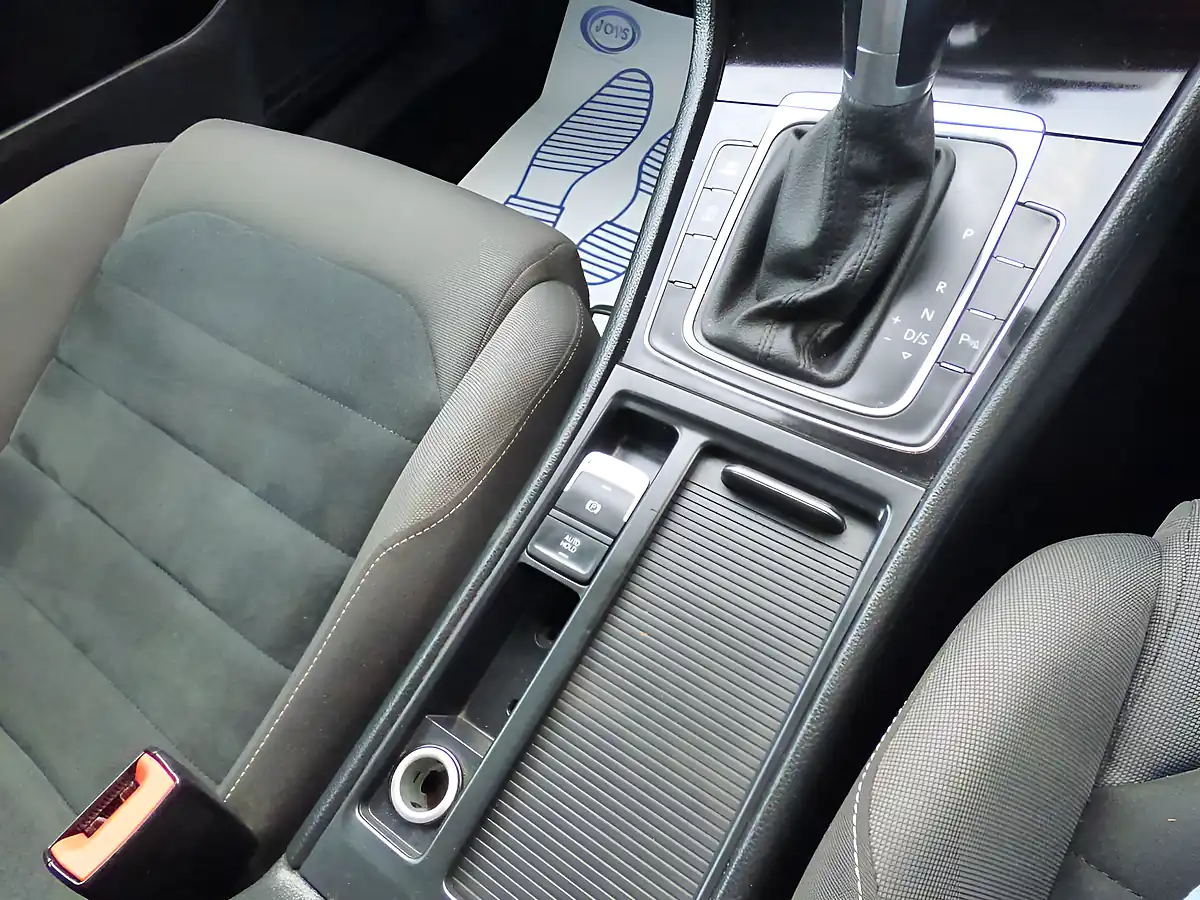 Used 2015 Volkswagen Golf GT White - Interior and Exterior details 17