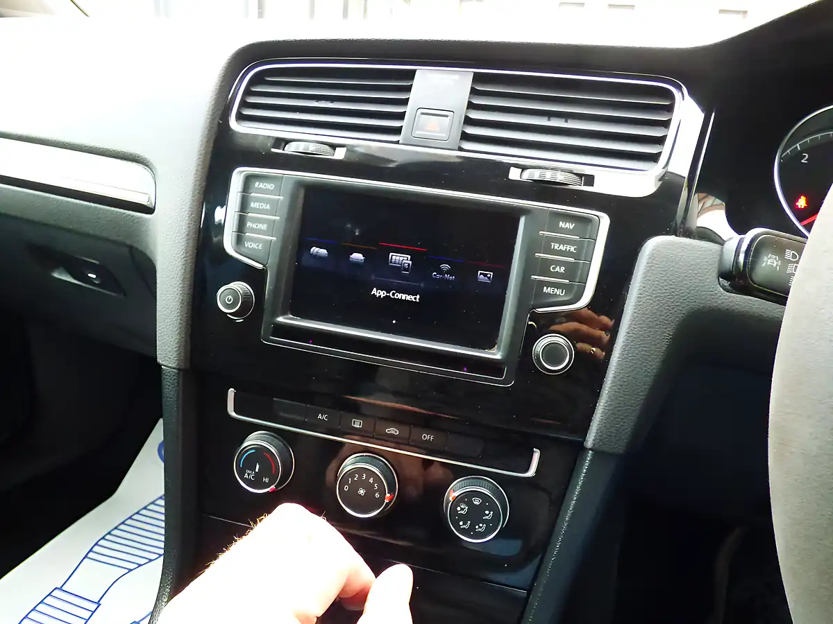 Used 2015 Volkswagen Golf GT White - Interior and Exterior details 19