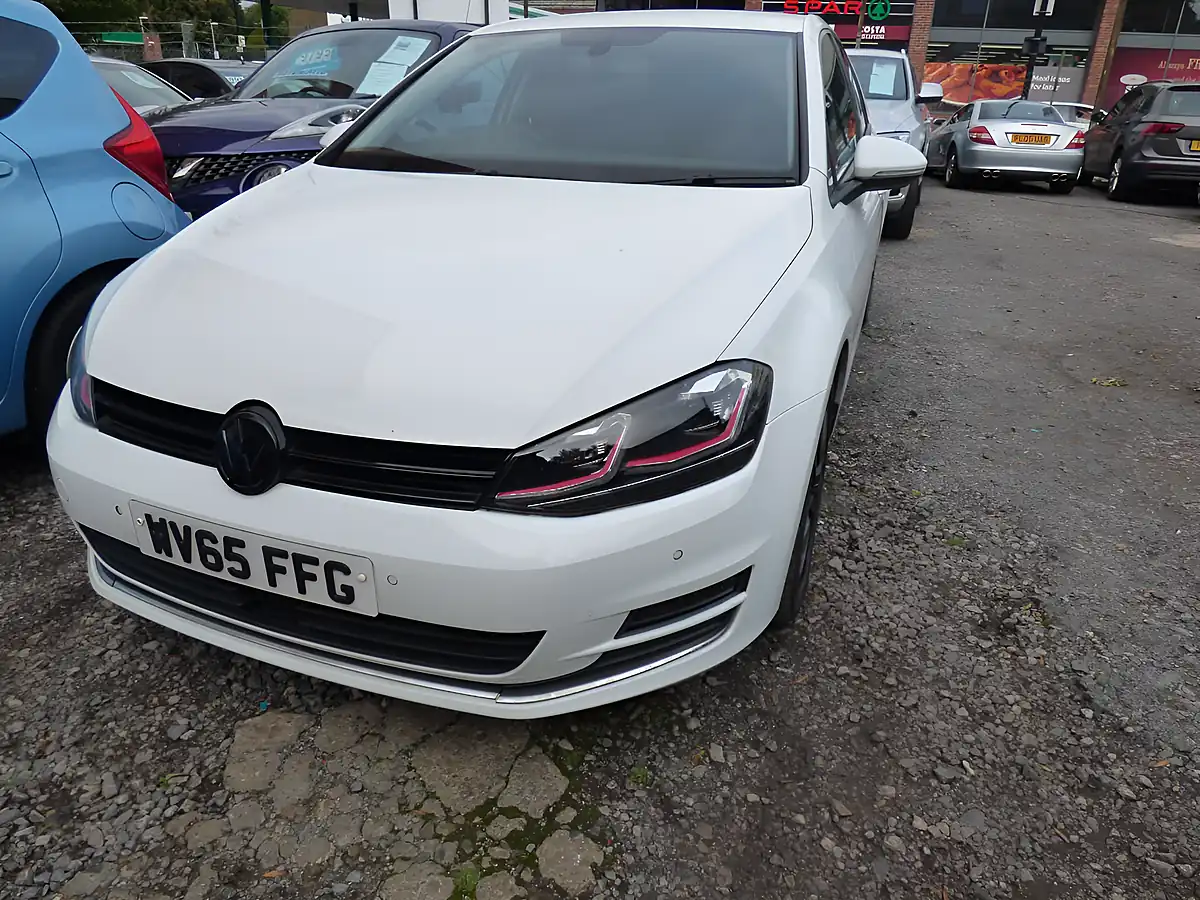 Used 2015 Volkswagen Golf GT White - Interior and Exterior details 2