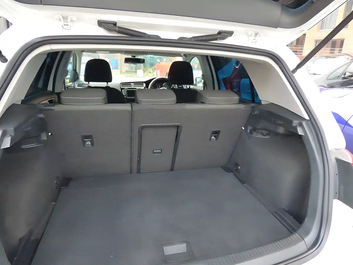 Used 2015 Volkswagen Golf GT White - Interior and Exterior details 8
