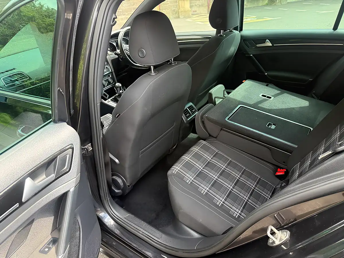 Used 2015 Volkswagen Golf Gtd Black - Interior and Exterior details 12