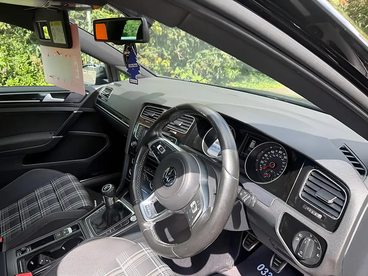 Used 2015 Volkswagen Golf Gtd Black - Interior and Exterior details 17