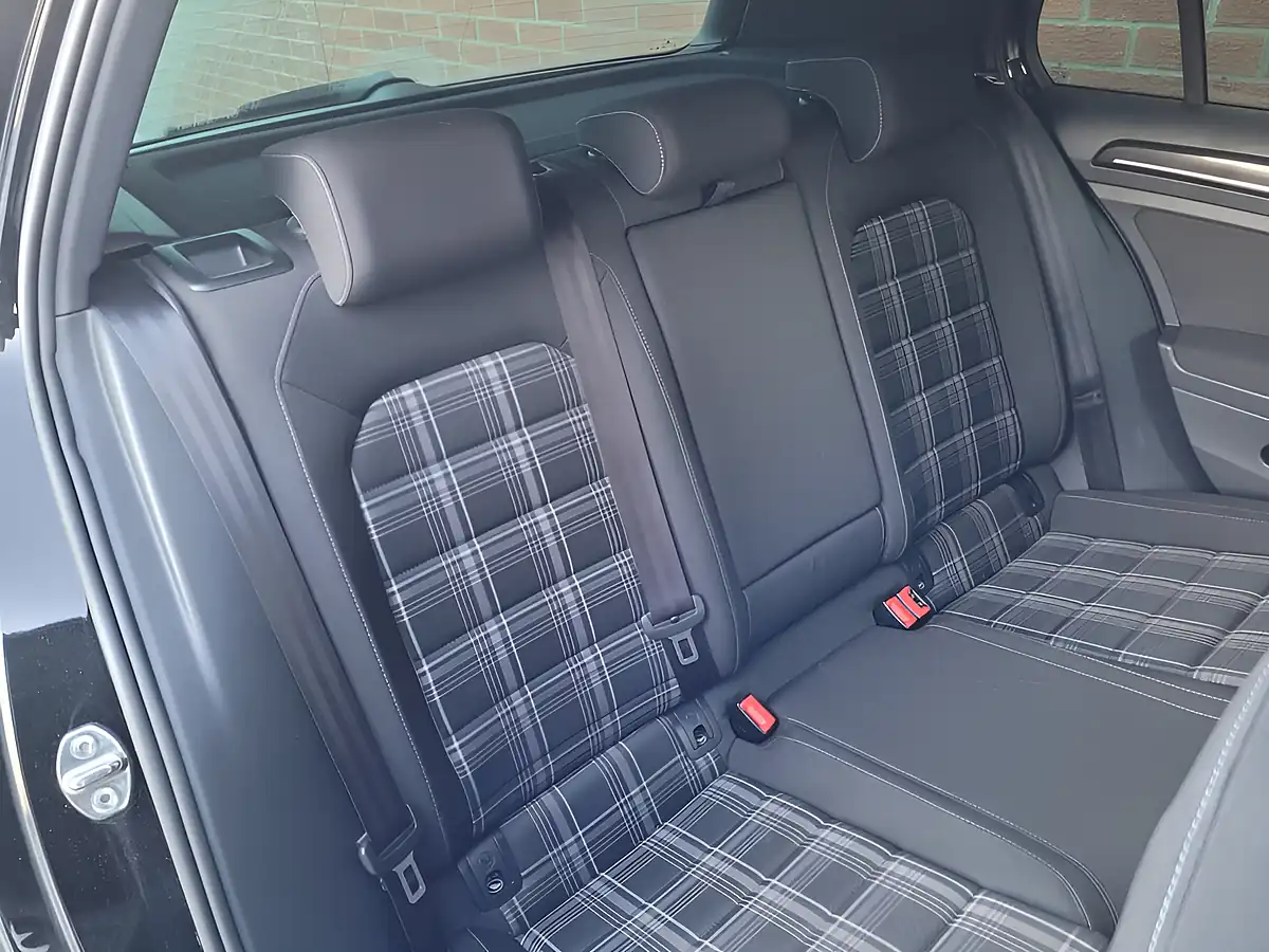 Used 2015 Volkswagen Golf Gtd Black - Interior and Exterior details 16