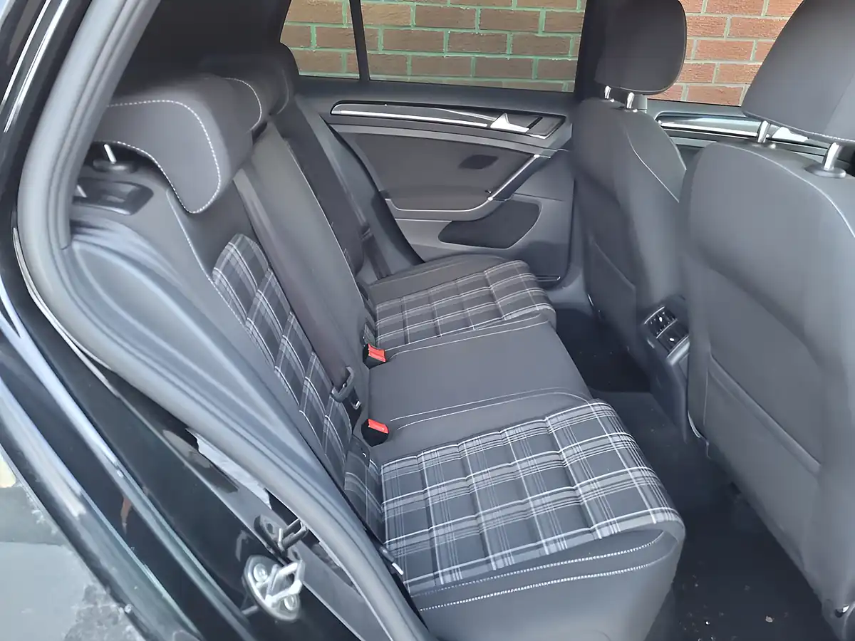 Used 2015 Volkswagen Golf Gtd Black - Interior and Exterior details 17