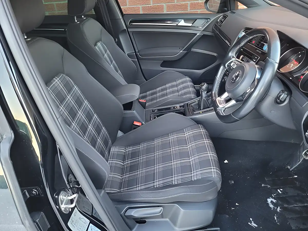 Used 2015 Volkswagen Golf Gtd Black - Interior and Exterior details 19
