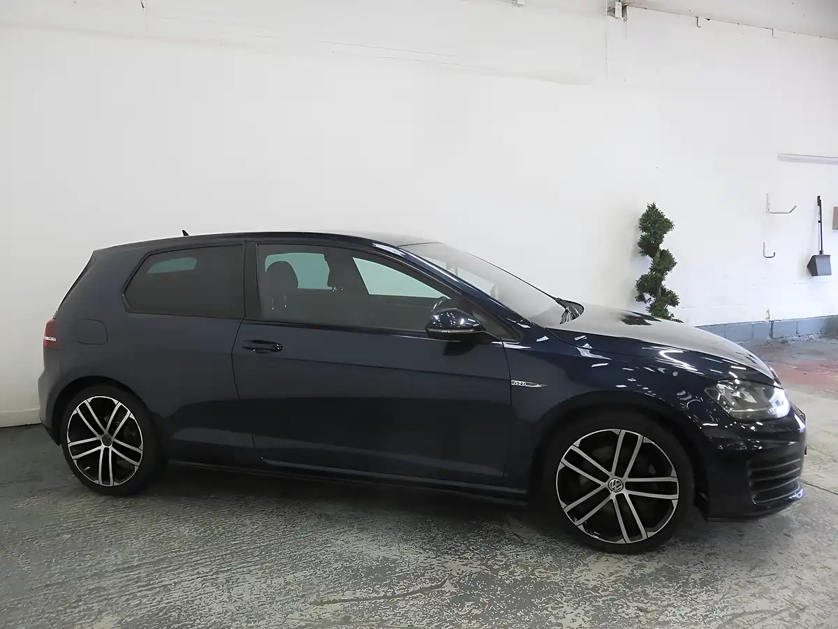 Used 2015 Volkswagen Golf Gtd Blue - Interior and Exterior details 3