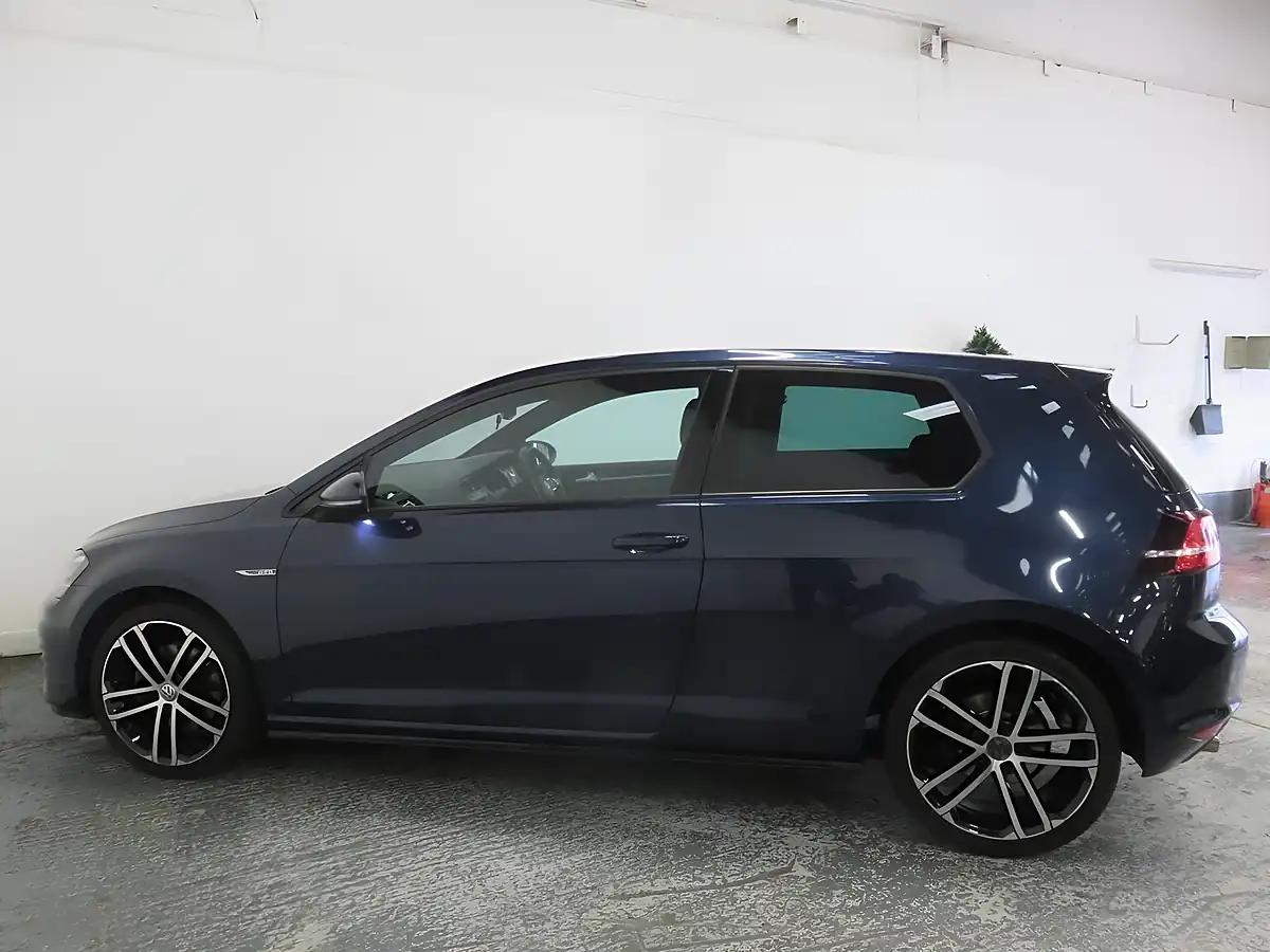 Used 2015 Volkswagen Golf Gtd Blue - Interior and Exterior details 7