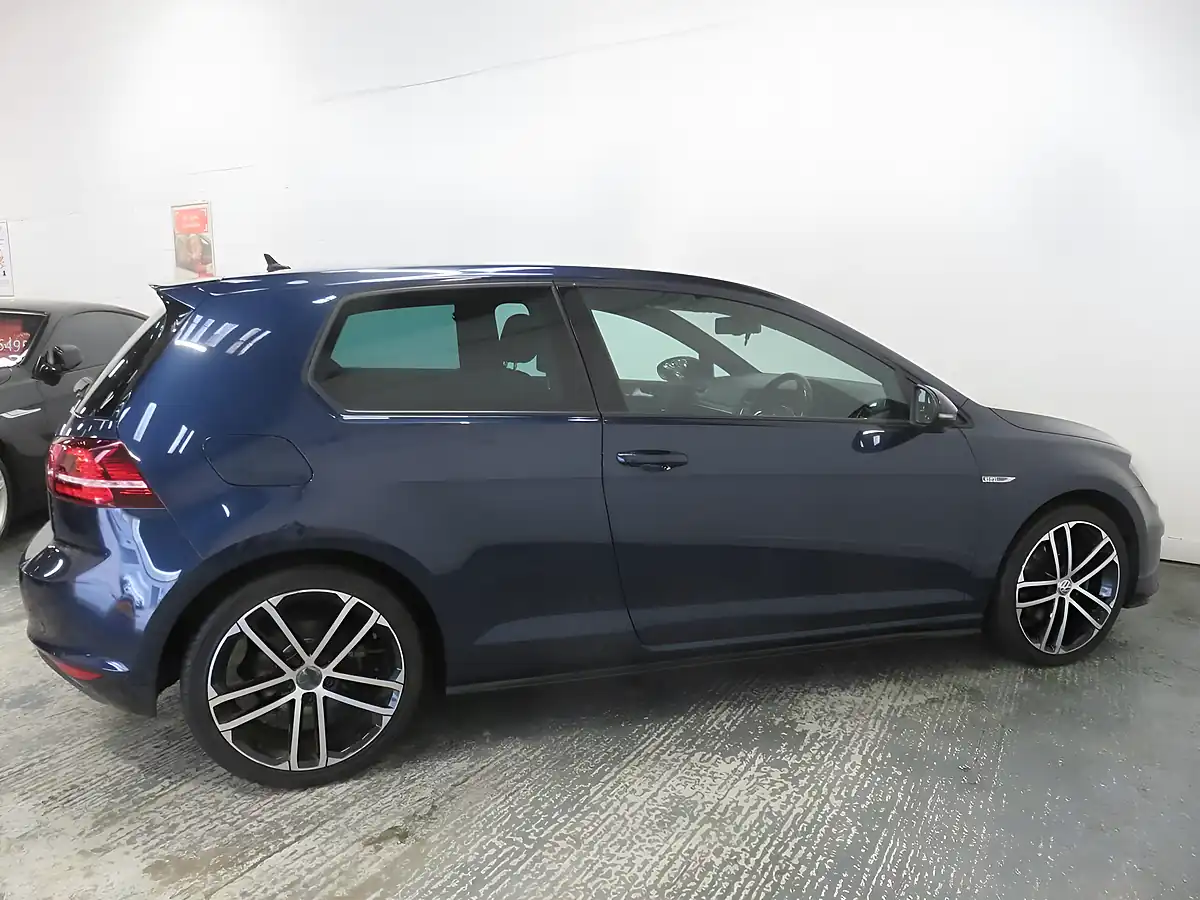 Used 2015 Volkswagen Golf Gtd Blue - Interior and Exterior details 8