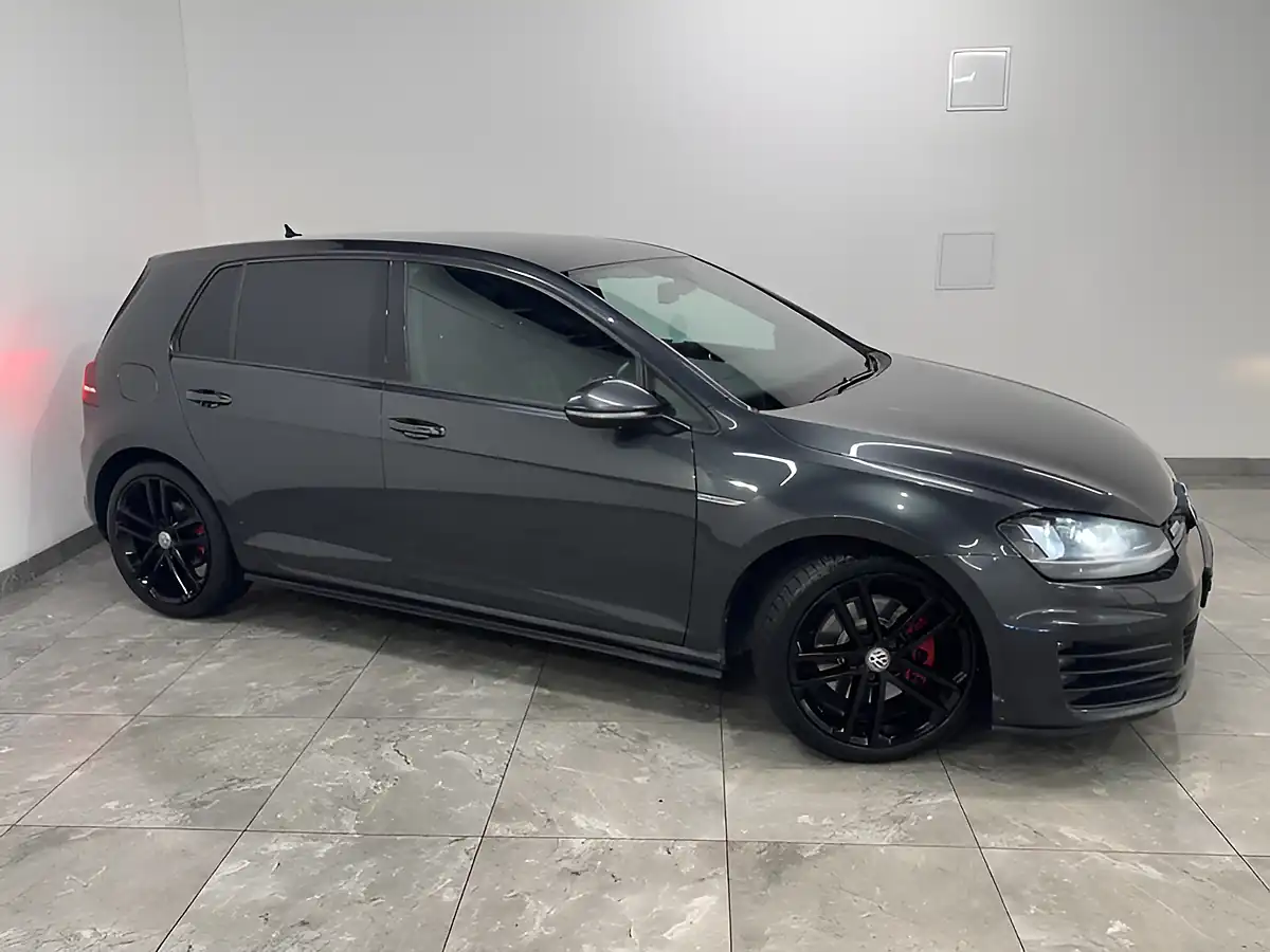 Used 2015 Volkswagen Golf Gtd Bluemotion Tech Grey - Interior and Exterior details 2