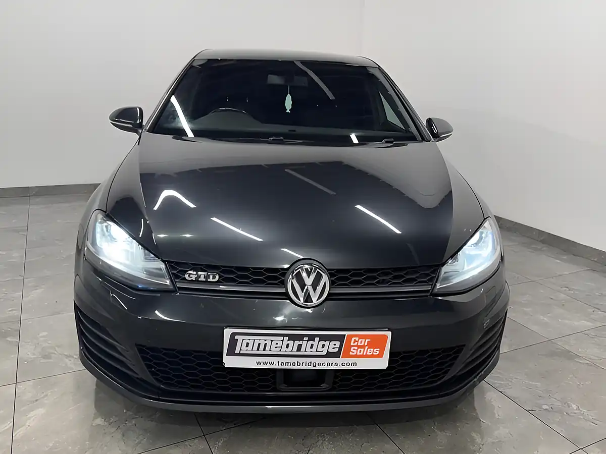 Used 2015 Volkswagen Golf Gtd Bluemotion Tech Grey - Interior and Exterior details 3
