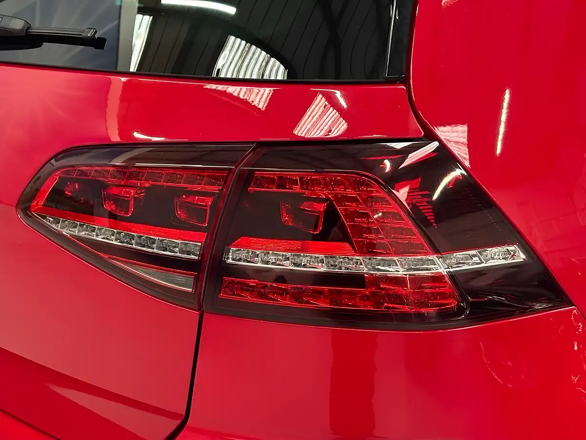 Used 2015 Volkswagen Golf Gtd Bluemotion Tech Red - Interior and Exterior details 16