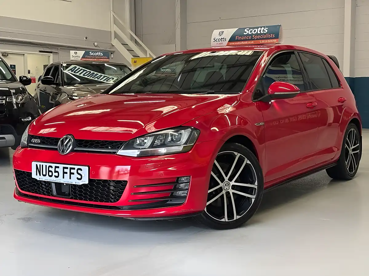Used 2015 Volkswagen Golf Gtd Bluemotion Tech Red - Interior and Exterior details 3