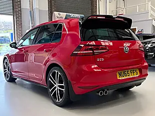 Used 2015 Volkswagen Golf Gtd Bluemotion Tech Red - Interior and Exterior details 4