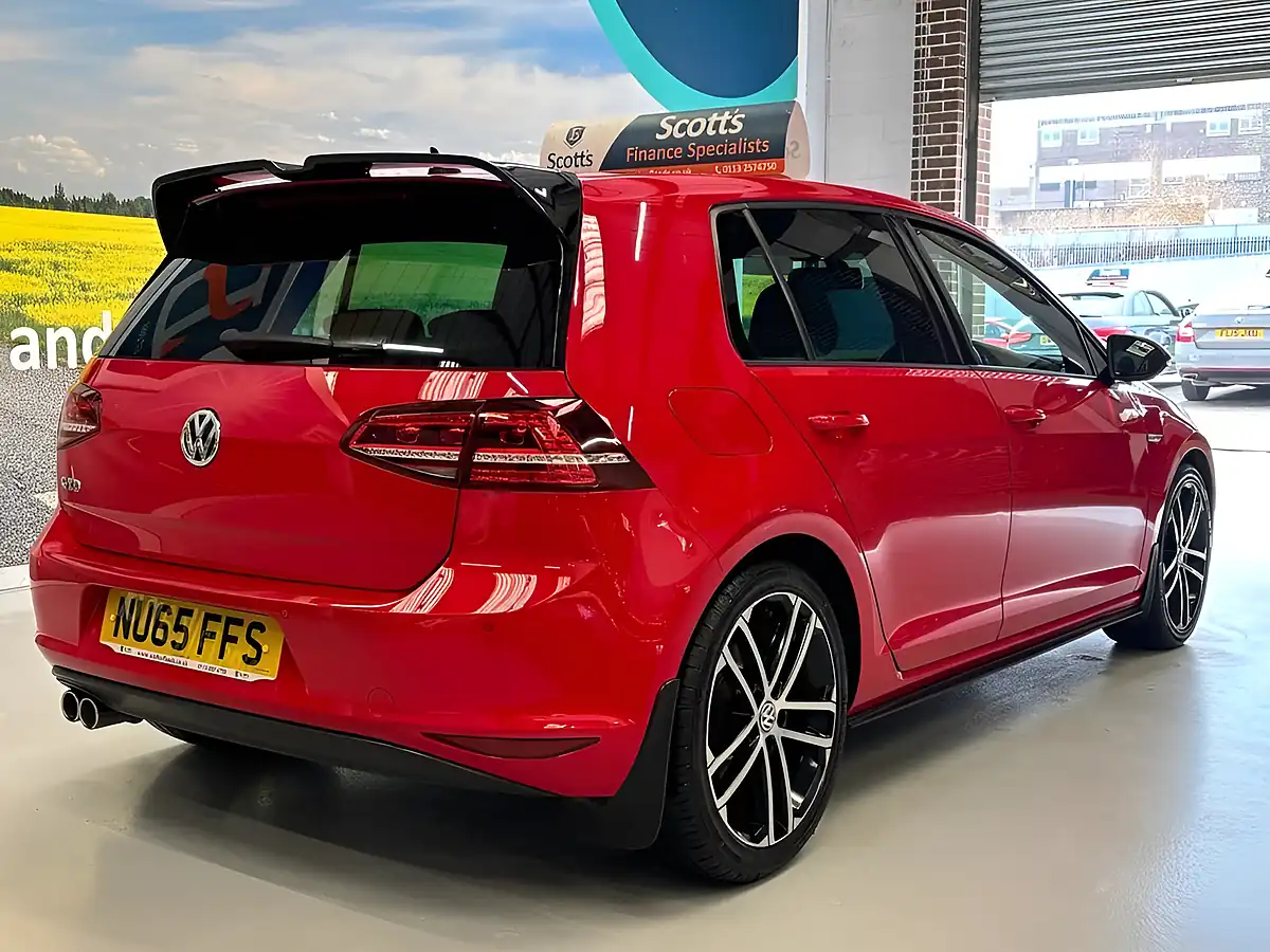 Used 2015 Volkswagen Golf Gtd Bluemotion Tech Red - Interior and Exterior details 7