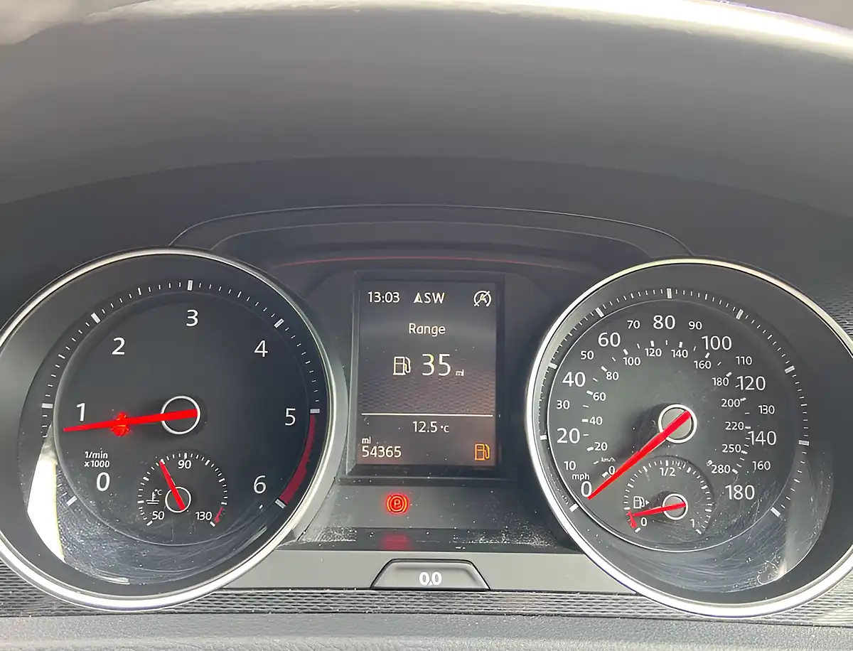 Used 2015 Volkswagen Golf Gtd Carbon Grey - Interior and Exterior details 11