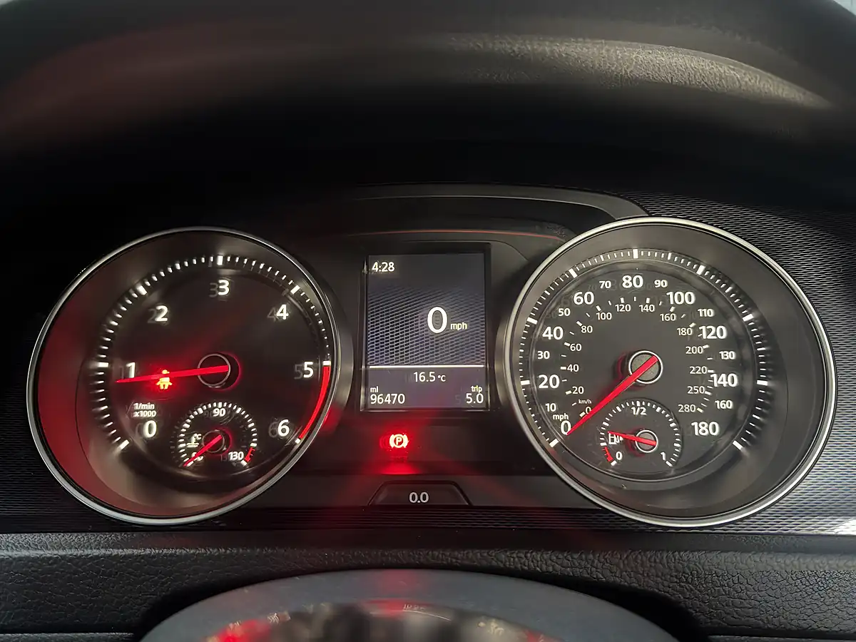 Used 2015 Volkswagen Golf Gtd Grey - Interior and Exterior details 7