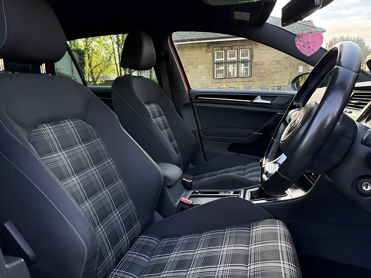 Used 2015 Volkswagen Golf Gtd Red - Interior and Exterior details 11
