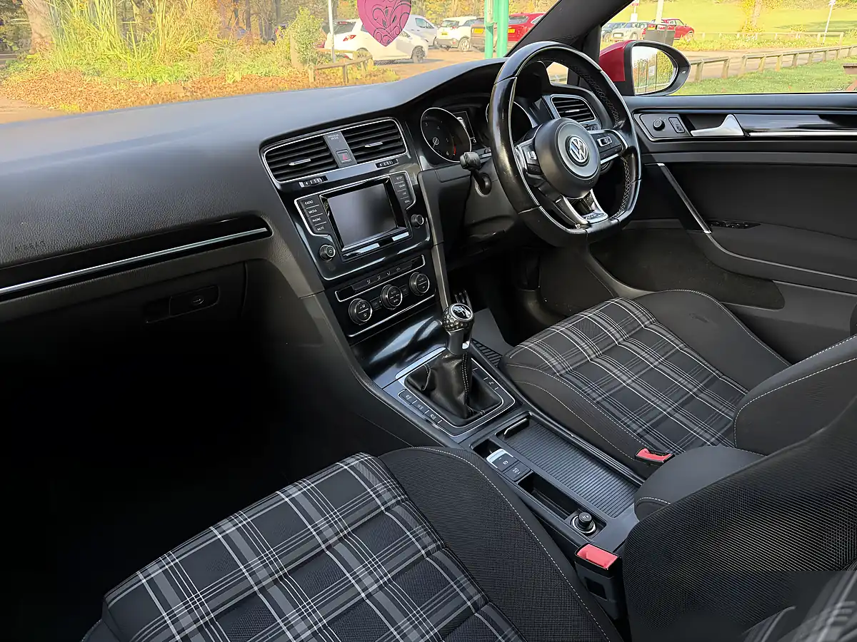 Used 2015 Volkswagen Golf Gtd Red - Interior and Exterior details 13