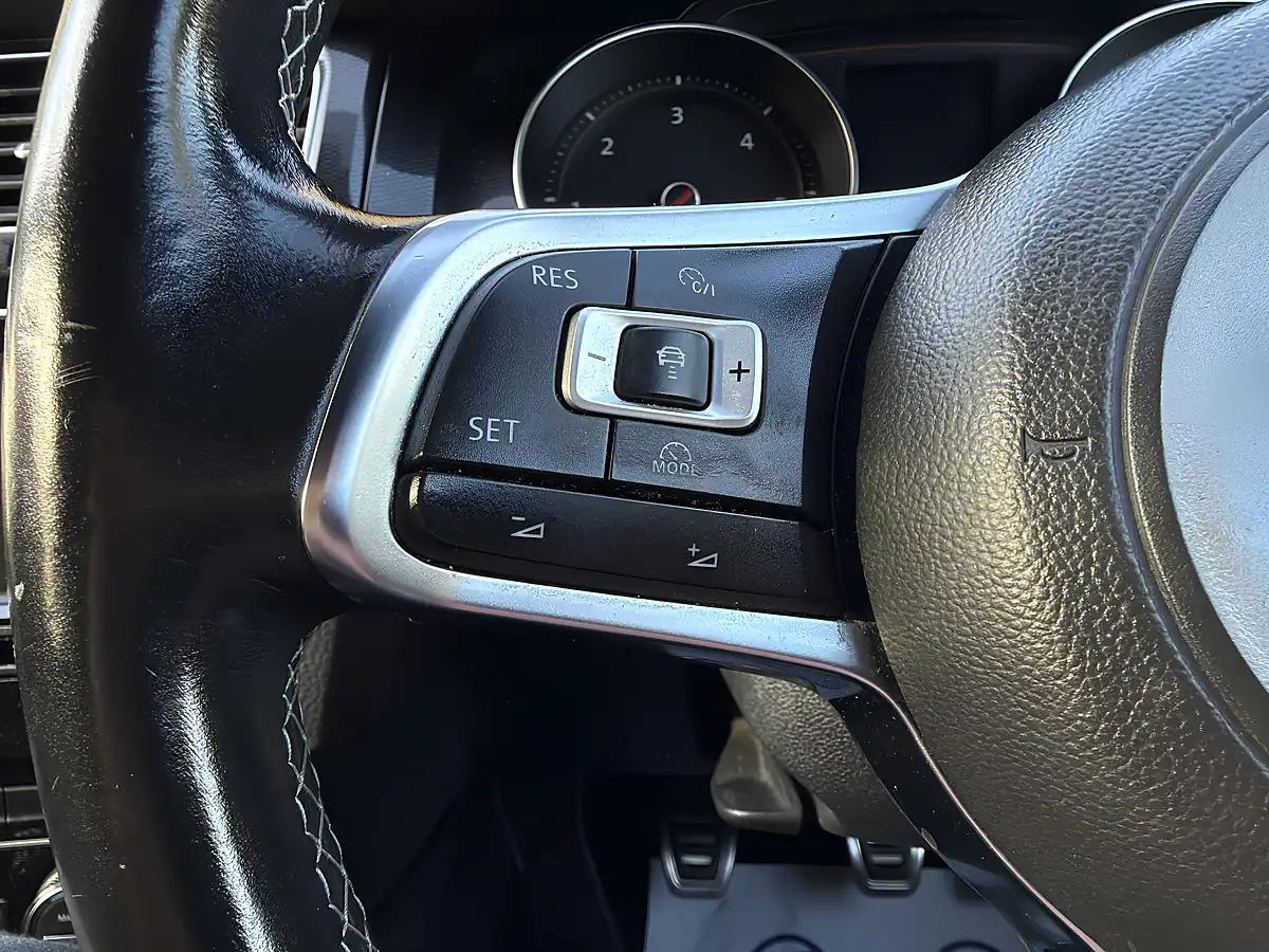 Used 2015 Volkswagen Golf Gtd Red - Interior and Exterior details 17