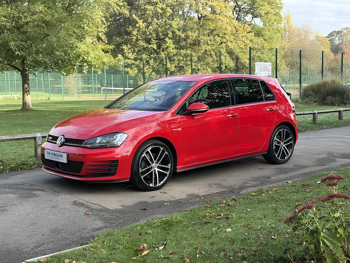 Used 2015 Volkswagen Golf Gtd Red - Interior and Exterior details 3
