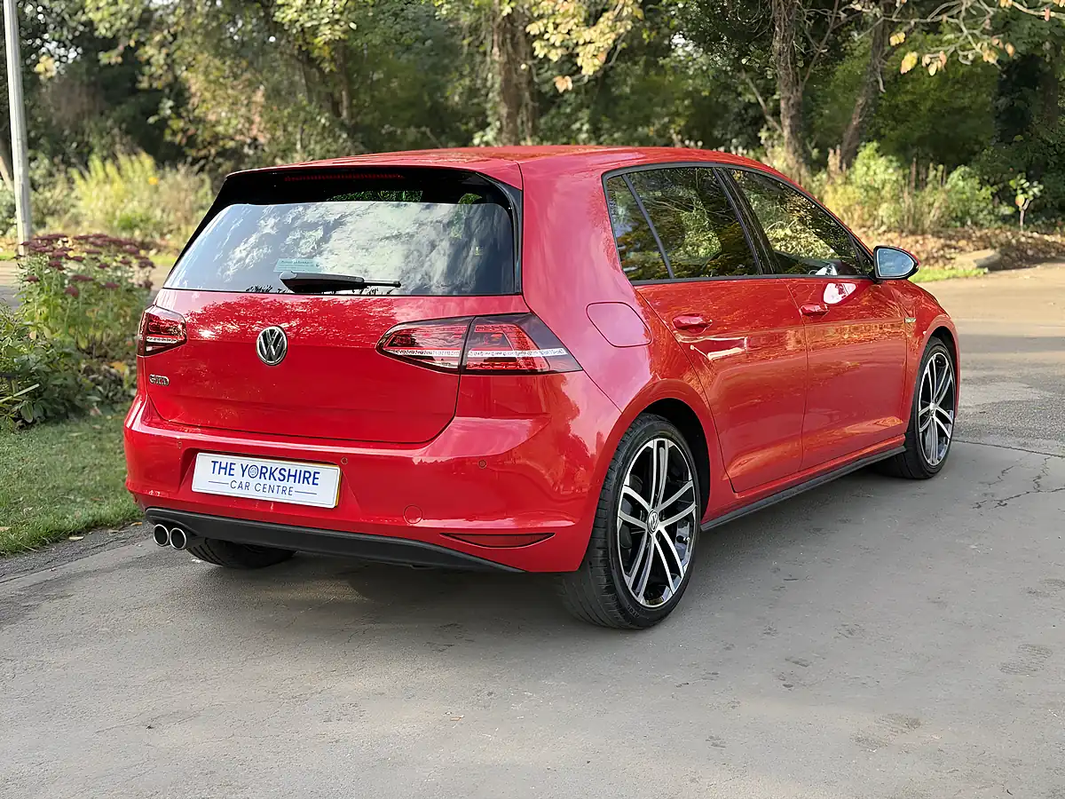 Used 2015 Volkswagen Golf Gtd Red - Interior and Exterior details 6