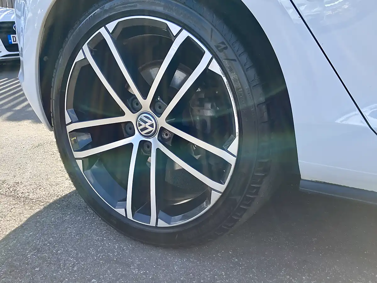 Used 2015 Volkswagen Golf Gtd White - Interior and Exterior details 16
