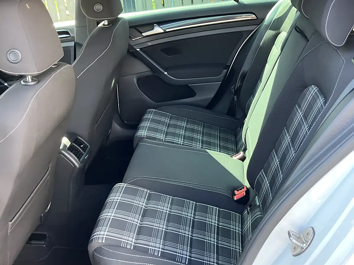 Used 2015 Volkswagen Golf Gtd White - Interior and Exterior details 17