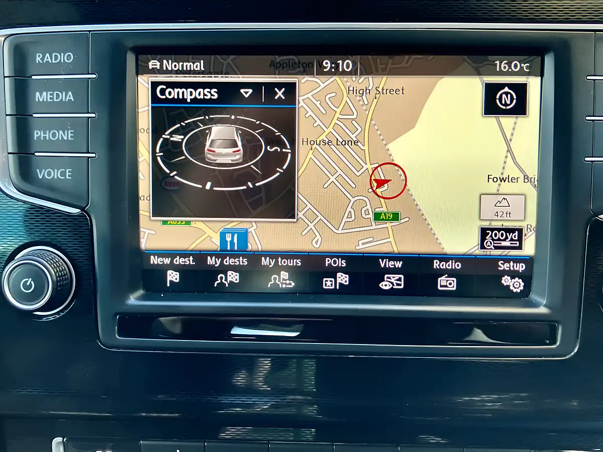 Used 2015 Volkswagen Golf Gtd White - Interior and Exterior details 5