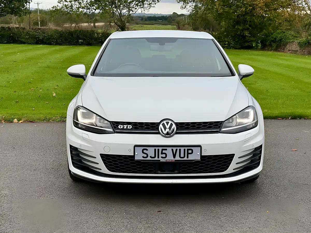 Used 2015 Volkswagen Golf Gtd White - Interior and Exterior details 2