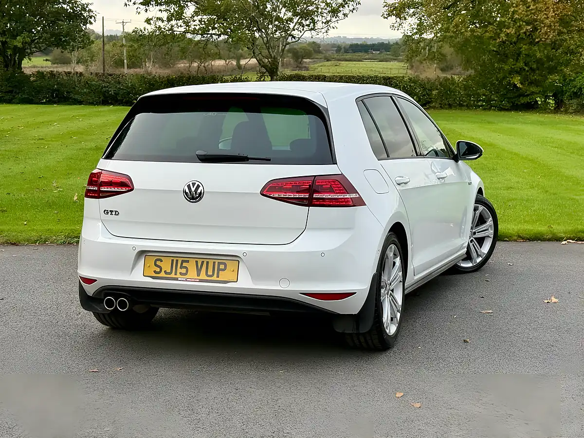 Used 2015 Volkswagen Golf Gtd White - Interior and Exterior details 5