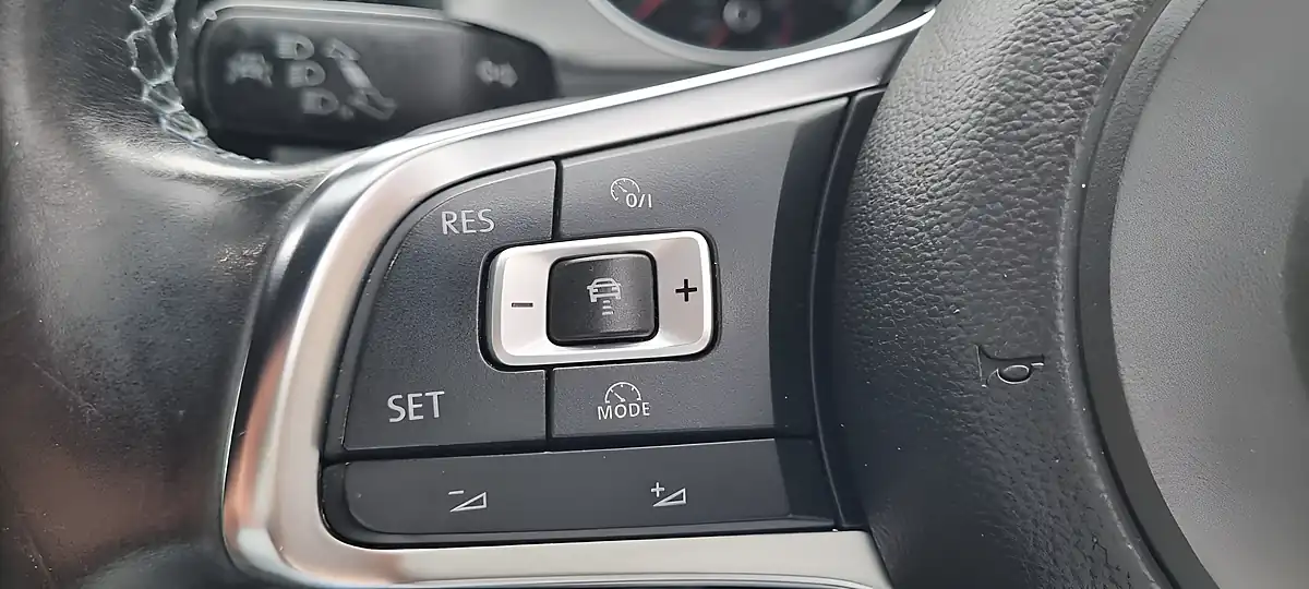 Used 2015 Volkswagen Golf Gte Blue - Interior and Exterior details 12