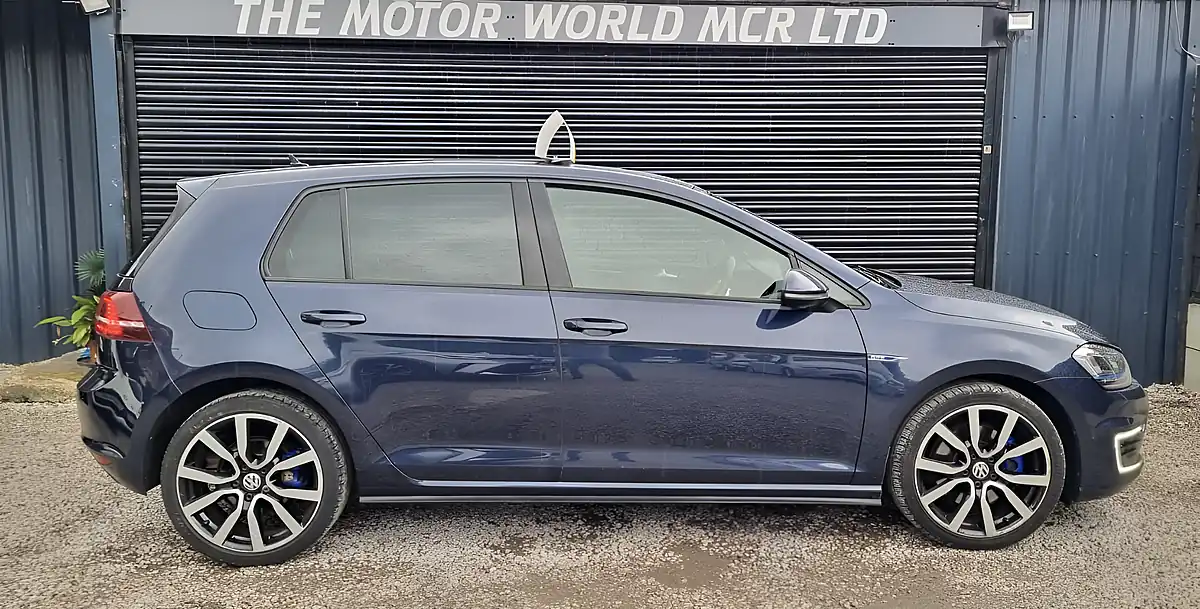 Used 2015 Volkswagen Golf Gte Blue - Interior and Exterior details 3