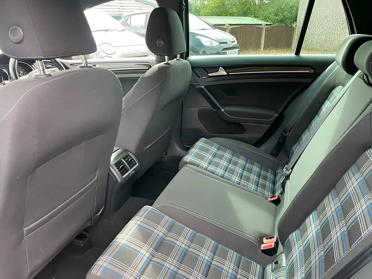 Used 2015 Volkswagen Golf Gte Blue - Interior and Exterior details 12