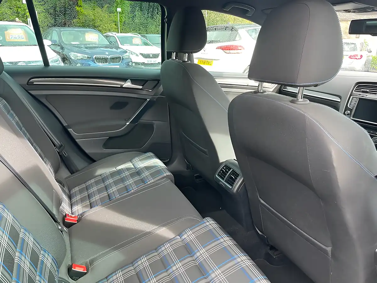 Used 2015 Volkswagen Golf Gte Blue - Interior and Exterior details 13