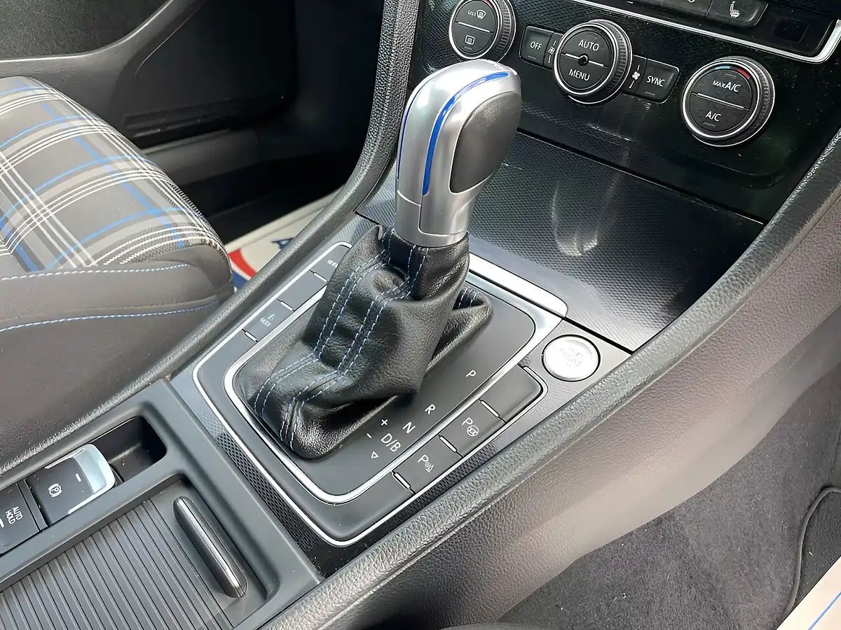 Used 2015 Volkswagen Golf Gte Blue - Interior and Exterior details 15