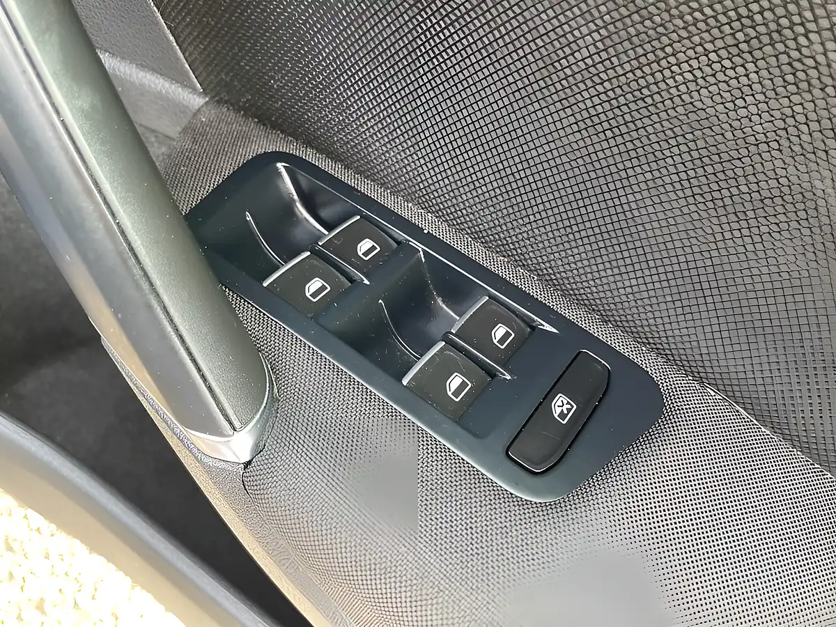 Used 2015 Volkswagen Golf Gte Blue - Interior and Exterior details 17